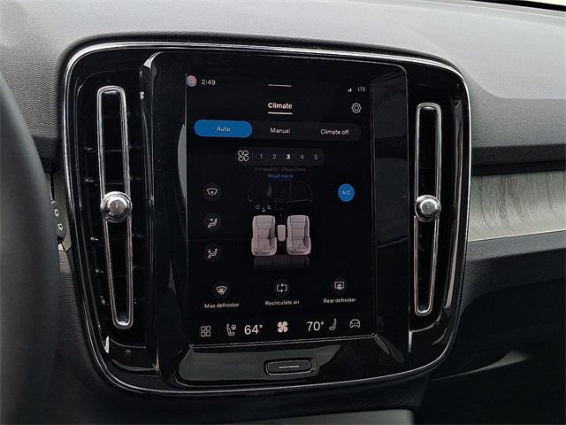 Photo of 2026 Denim Blue Volvo XC40