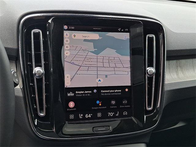 Photo of 2026 Denim Blue Volvo XC40
