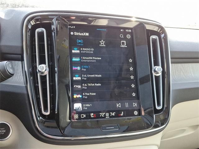 Photo of 2025 Fusion Red Volvo XC40