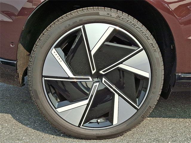 Photo of 2025 Mulberry Volvo EX90