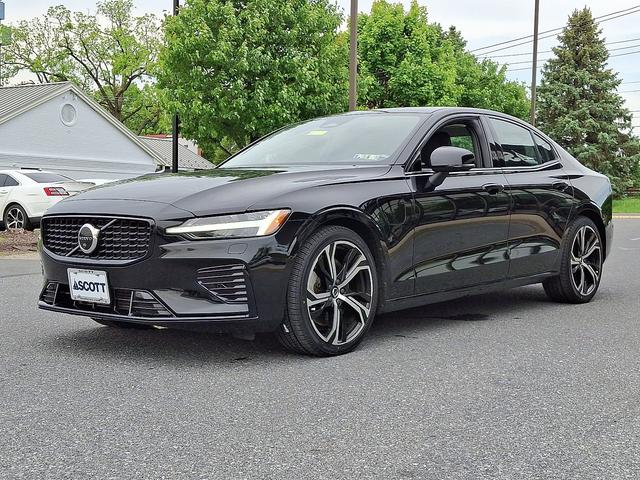 Photo of 2023 Black Stone Volvo S60 Recharge Plug-In Hybrid
