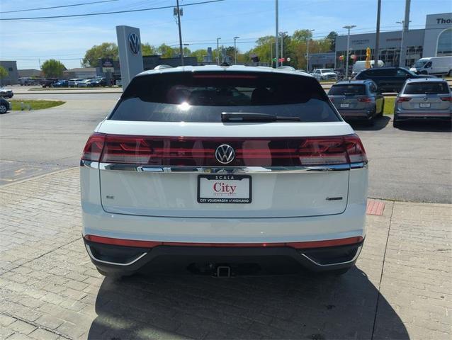 Photo of 2025 Pure White Volkswagen Atlas Cross Sport