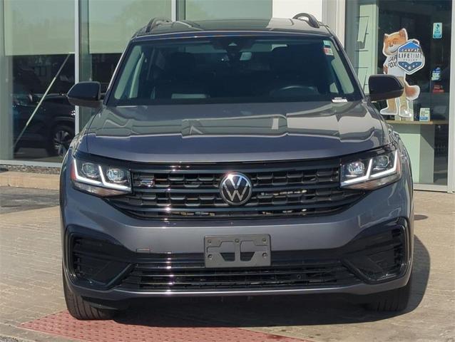 Photo of 2023 Platinum Gray Metallic Volkswagen Atlas