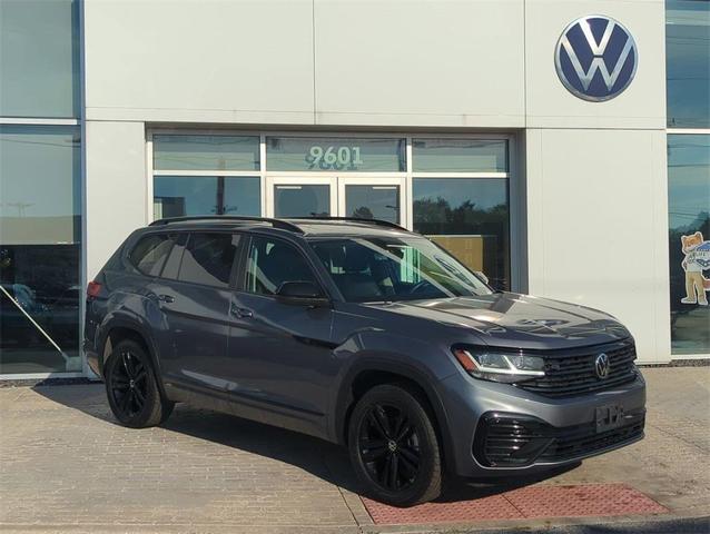 Photo of 2023 Platinum Gray Metallic Volkswagen Atlas