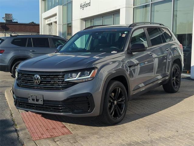 Photo of 2023 Platinum Gray Metallic Volkswagen Atlas