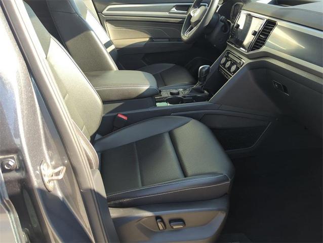 Photo of 2023 Platinum Gray Metallic Volkswagen Atlas