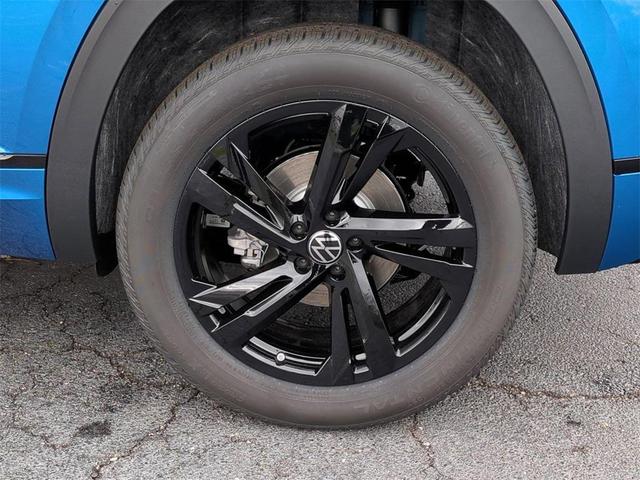 Photo of 2025 Kingfisher Blue Metallic Volkswagen Atlas Cross Sport