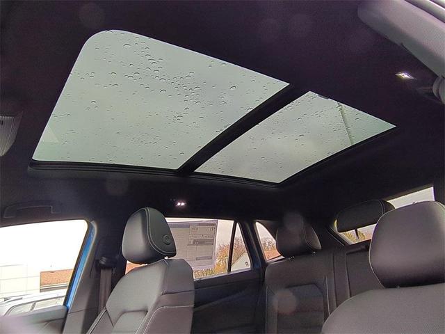 Photo of 2025 Kingfisher Blue Metallic Volkswagen Atlas Cross Sport