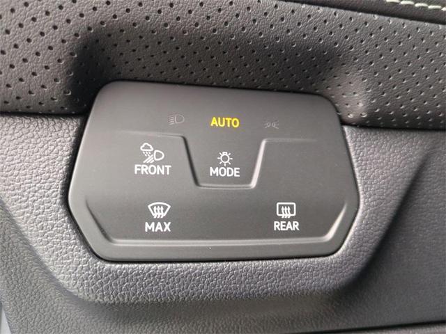 Photo of 2025 Kingfisher Blue Metallic Volkswagen Atlas Cross Sport