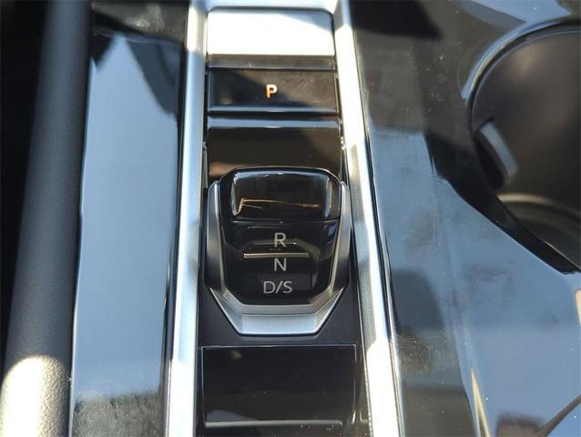 Photo of 2026 opal white pearl Volkswagen Atlas
