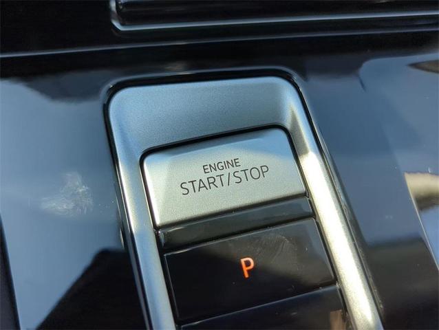 Photo of 2026 opal white pearl Volkswagen Atlas