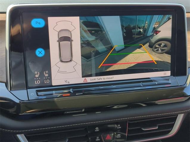 Photo of 2026 opal white pearl Volkswagen Atlas