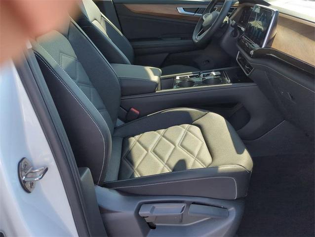 Photo of 2026 opal white pearl Volkswagen Atlas