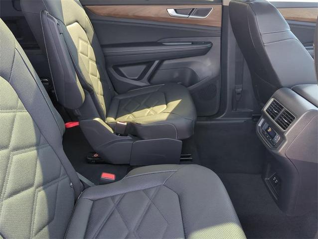 Photo of 2026 opal white pearl Volkswagen Atlas