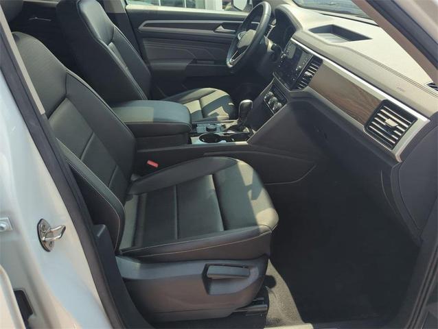 Photo of 2023 Pure White Volkswagen Atlas