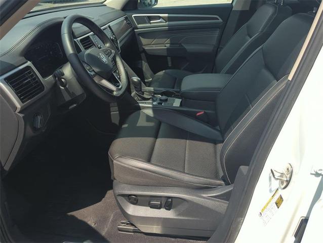 Photo of 2023 Pure White Volkswagen Atlas