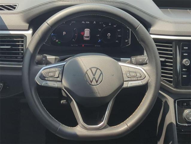 Photo of 2023 Pure White Volkswagen Atlas