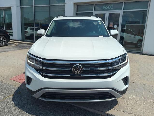 Photo of 2023 Pure White Volkswagen Atlas