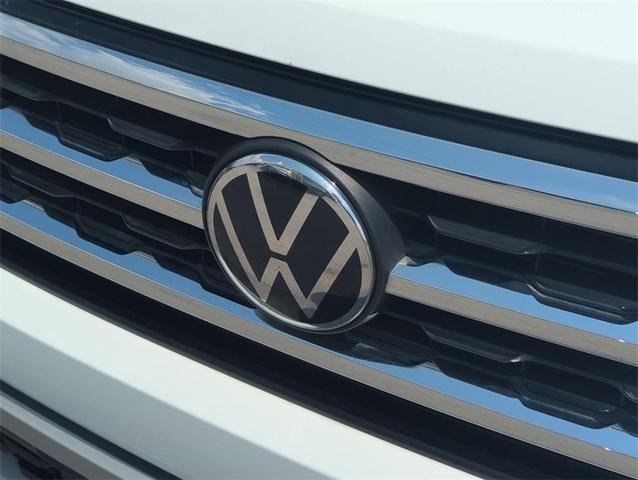 Photo of 2023 Pure White Volkswagen Atlas