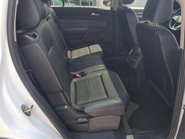 Photo of 2023 Pure White Volkswagen Atlas