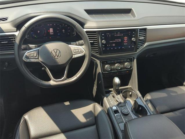 Photo of 2023 Pure White Volkswagen Atlas