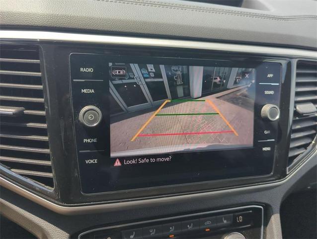 Photo of 2023 Pure White Volkswagen Atlas