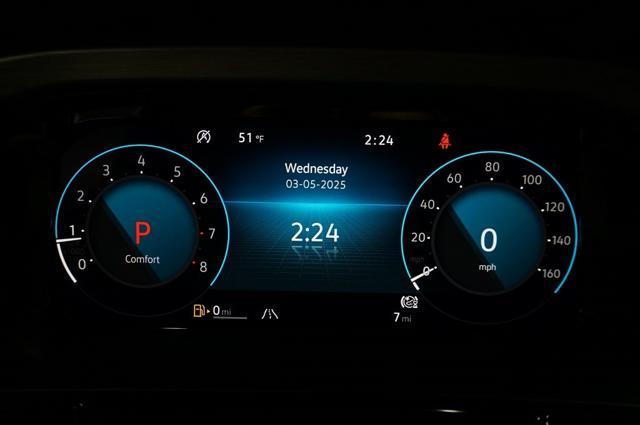 Photo of 2025 Silver Mist Volkswagen Atlas Cross Sport