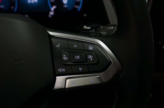 Photo of 2025 Silver Mist Volkswagen Atlas Cross Sport