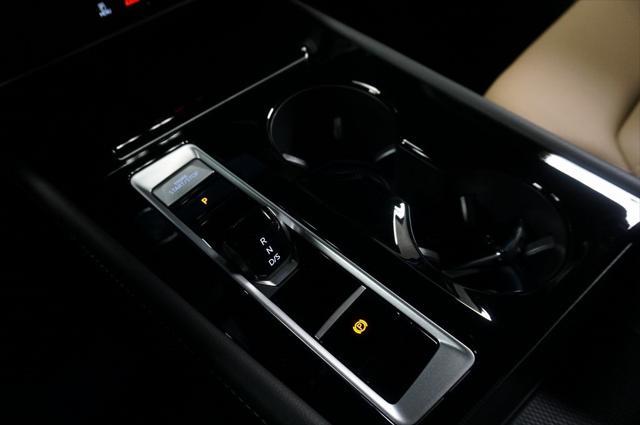 Photo of 2025 Silver Mist Volkswagen Atlas Cross Sport