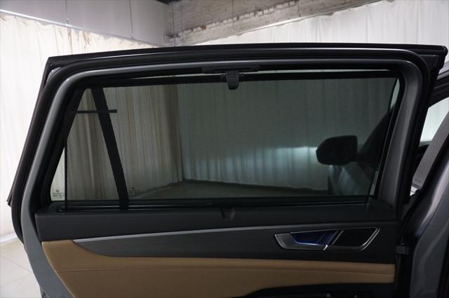 Photo of 2025 Silver Mist Volkswagen Atlas Cross Sport