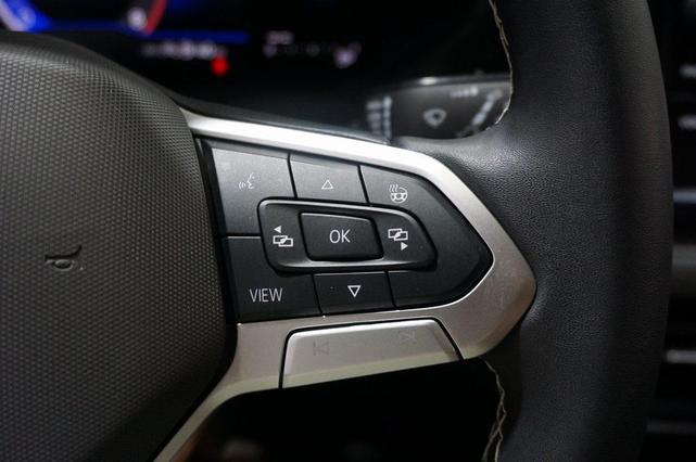 Photo of 2024 Pyrite Silver Metallic Volkswagen Taos
