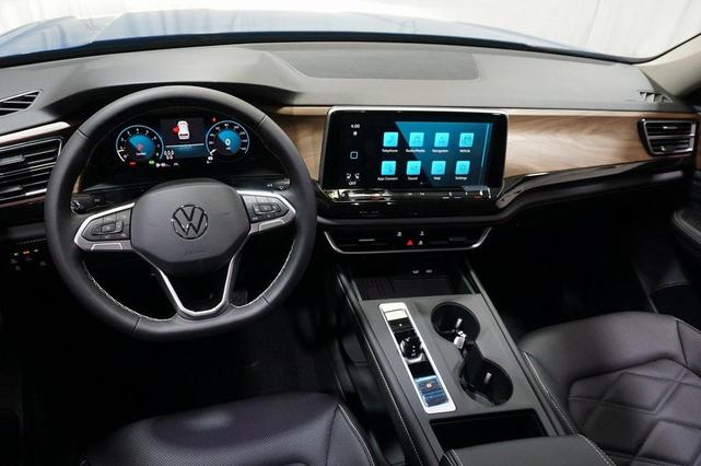 Photo of 2025 Mountain Lake Blue Metallic Volkswagen Atlas