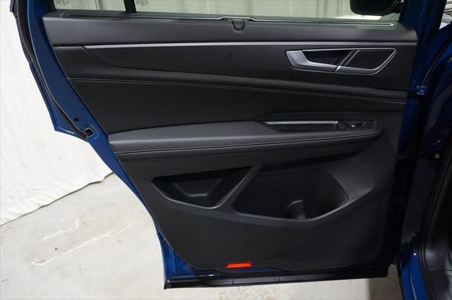 Photo of 2025 Mountain Lake Blue Metallic Volkswagen Atlas Cross Sport