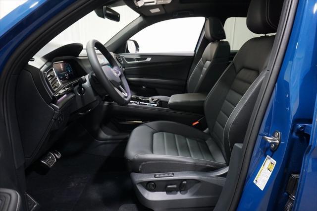 Photo of 2025 Mountain Lake Blue Metallic Volkswagen Atlas Cross Sport