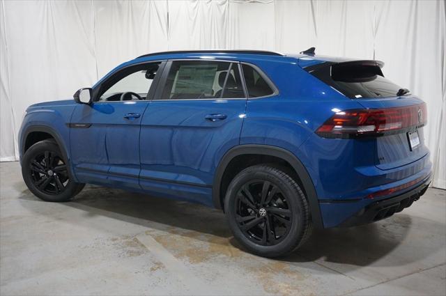 Photo of 2025 Mountain Lake Blue Metallic Volkswagen Atlas Cross Sport