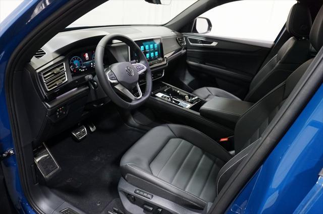 Photo of 2025 Mountain Lake Blue Metallic Volkswagen Atlas Cross Sport