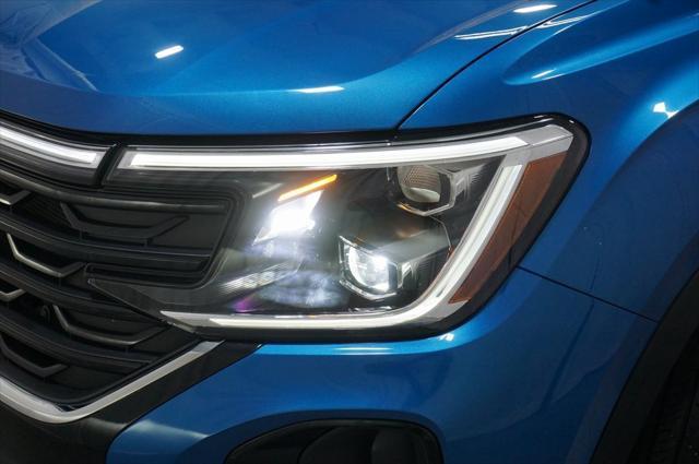 Photo of 2024 Kingfisher Blue Metallic Volkswagen Atlas Cross Sport