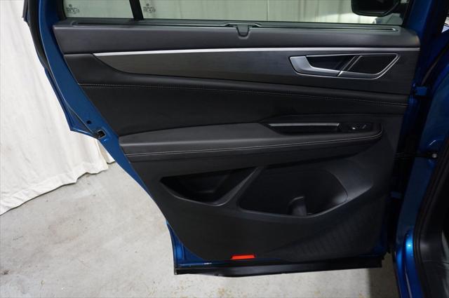 Photo of 2024 Kingfisher Blue Metallic Volkswagen Atlas Cross Sport