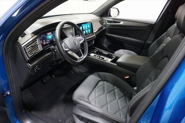 Photo of 2024 Kingfisher Blue Metallic Volkswagen Atlas Cross Sport
