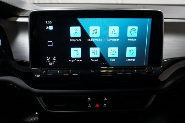 Photo of 2024 Kingfisher Blue Metallic Volkswagen Atlas Cross Sport