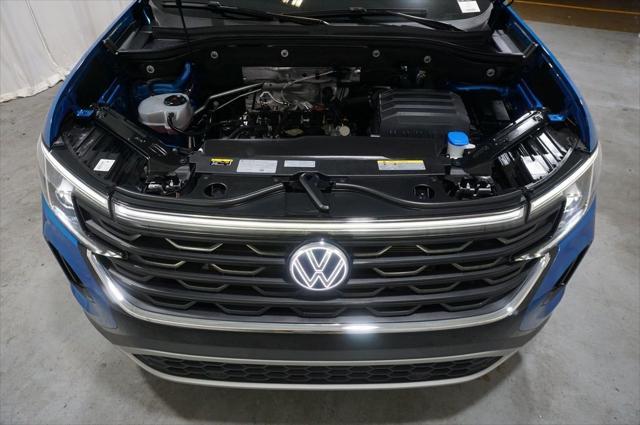Photo of 2024 Kingfisher Blue Metallic Volkswagen Atlas Cross Sport