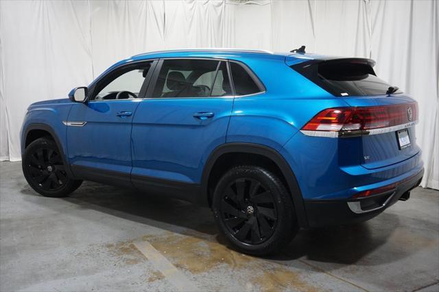 Photo of 2024 Kingfisher Blue Metallic Volkswagen Atlas Cross Sport