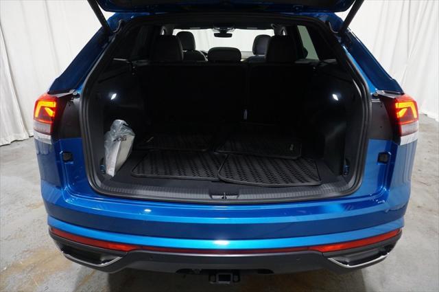 Photo of 2024 Kingfisher Blue Metallic Volkswagen Atlas Cross Sport
