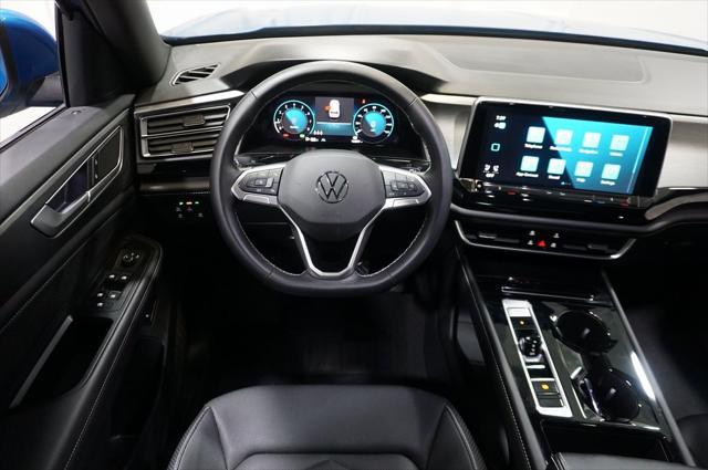 Photo of 2024 Kingfisher Blue Metallic Volkswagen Atlas Cross Sport