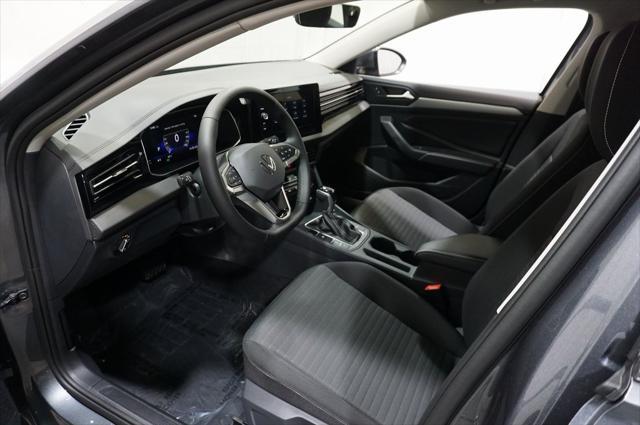 Photo of 2025 Platinum Gray Volkswagen Jetta