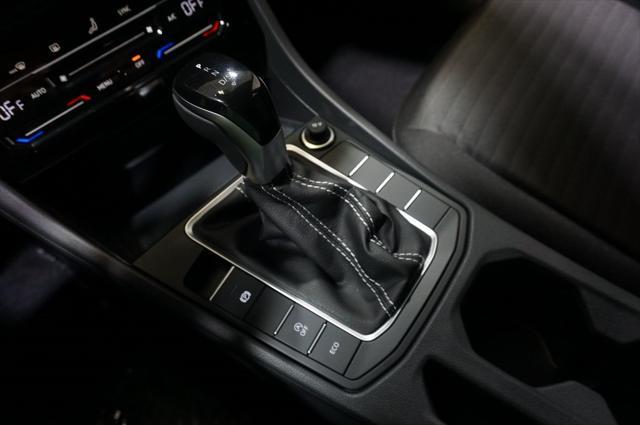 Photo of 2025 Platinum Gray Volkswagen Jetta