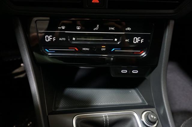 Photo of 2025 Platinum Gray Volkswagen Jetta