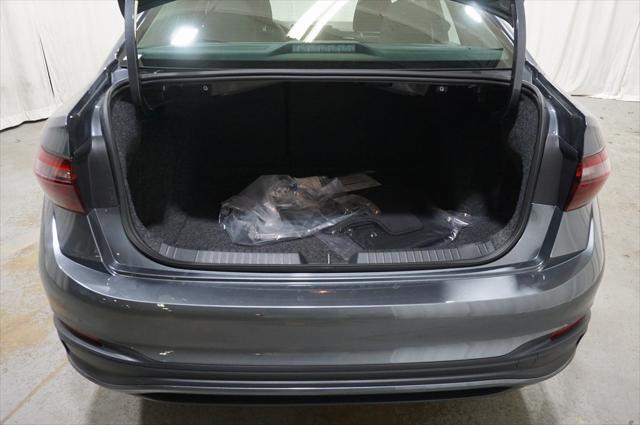Photo of 2025 Platinum Gray Volkswagen Jetta