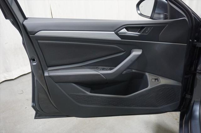 Photo of 2025 Platinum Gray Volkswagen Jetta