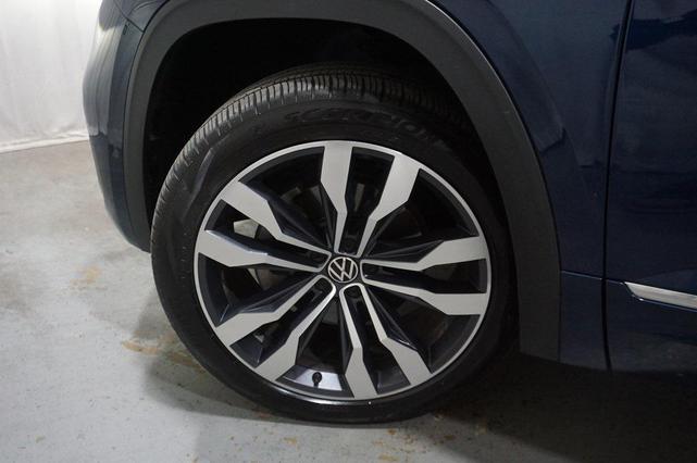 Photo of 2022 Tourmaline Blue Metallic Volkswagen Atlas Cross Sport